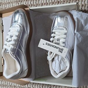 Silver Memory Foam Sport Size 8 Sneakers Shoes No Boundaries